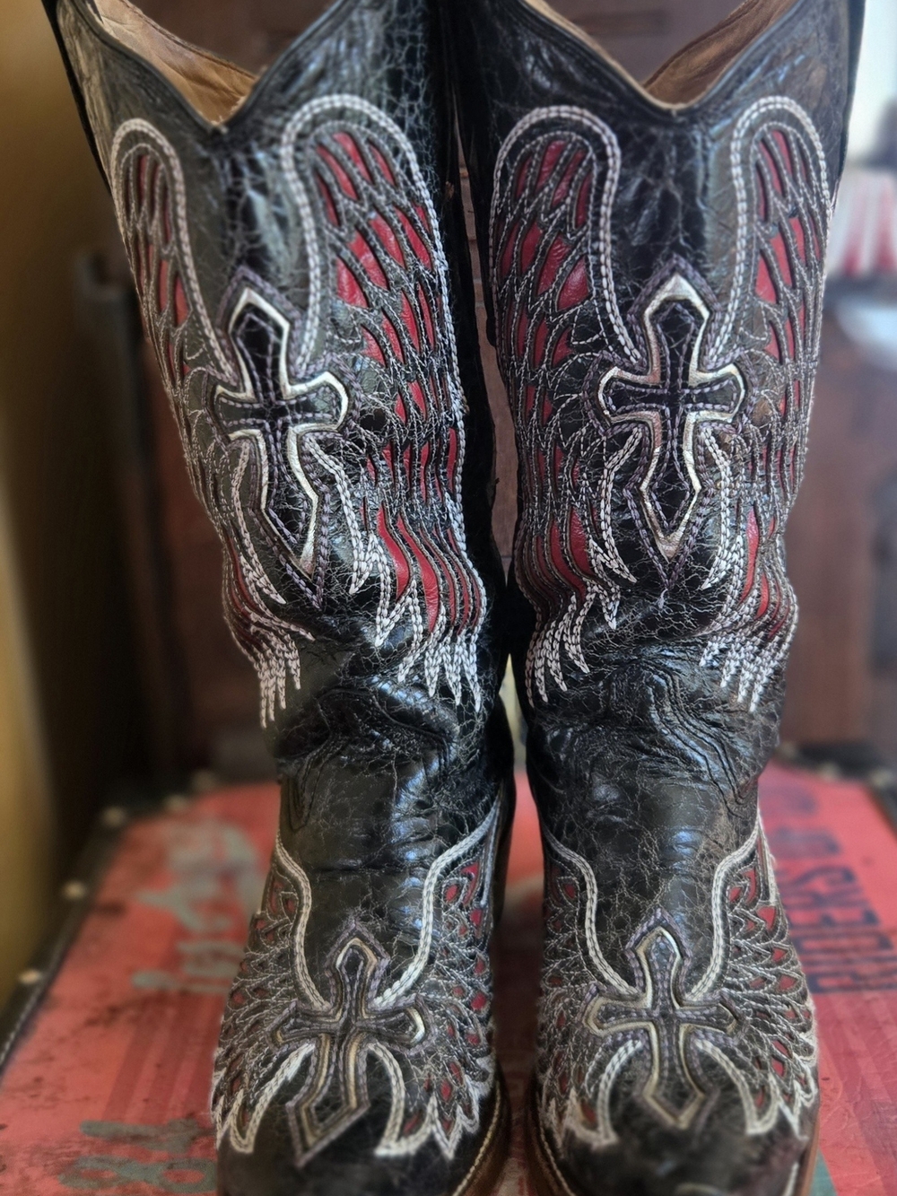 CORAL WEST Women's Black and Red Embroidered Western Boots